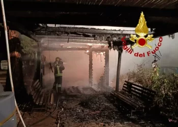 Distrutta da un incendio reception di un campeggio ad Arzachena