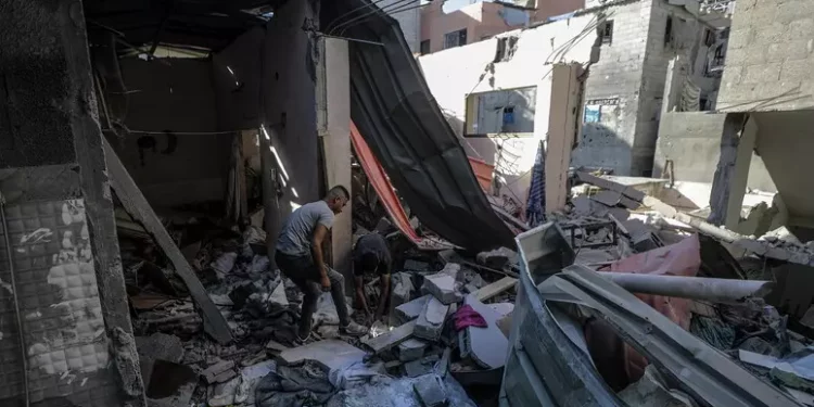 Gaza, media: 13 morti negli ultimi raid del regime d’Israele sulla Striscia