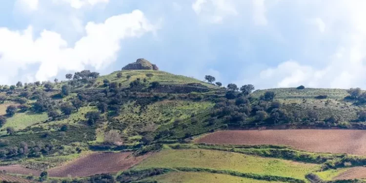 Il cantico di Bernardo De Muro tra le antiche pietre