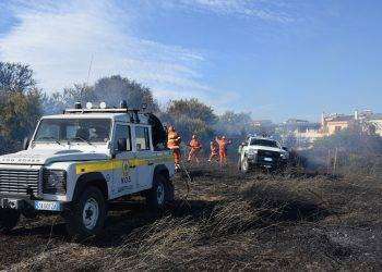 Vasto incendio a Quartu: in azione l’elicottero del Corpo Forestale