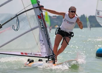 Windsurf, la cagliaritana Medde campionessa del mondo Techno 293