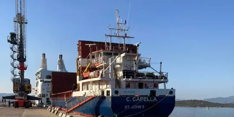 Nave fermata in porto a Olbia, è la sesta del 2024