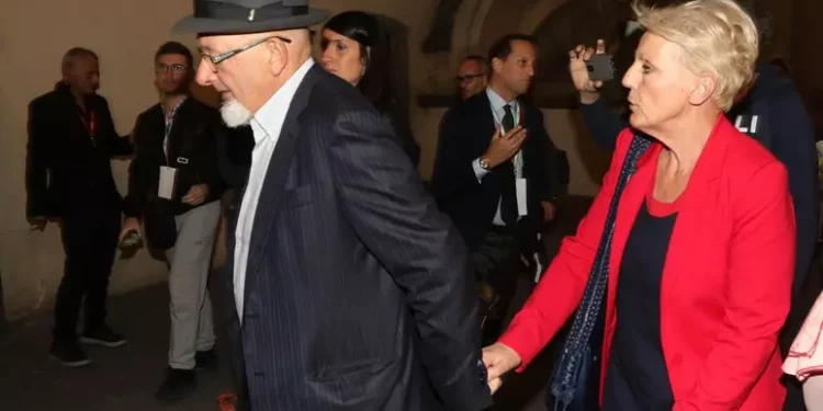 I genitori di Renzi condannati per fatture false, assolti dal reato di bancarotta