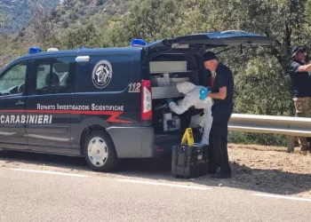 Donna scomparsa, trovati altri indumenti e straccio con sangue