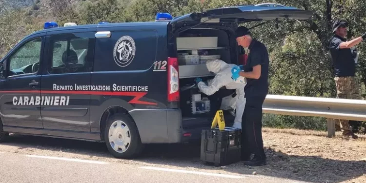 Donna scomparsa, trovati altri indumenti e straccio con sangue