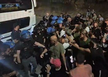 Forte tensione al porto di Oristano, blocchi stradali contro la speculazione energetica