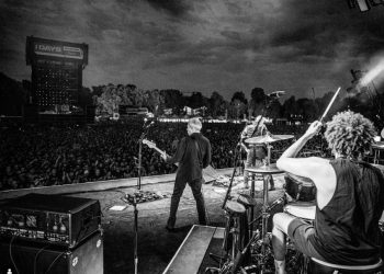 I Queens of the Stone Age cancellano il resto del tour europeo