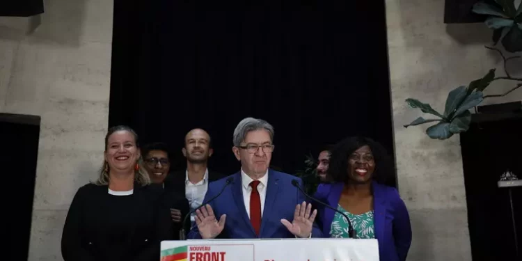 Francia, exit poll: ‘Sinistra avanti, Le Pen terza. Nessuno ha la maggioranza assoluta’