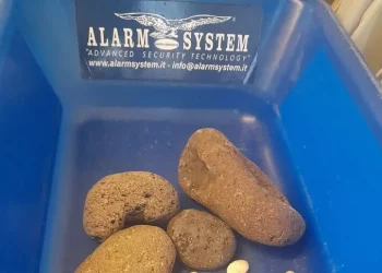 Spiagge sarde depredate, turisti svizzeri fermati a Olbia