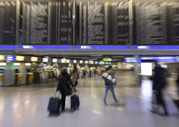 Intrusione attivisti clima, riparte l’aeroporto di Francoforte