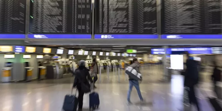 Intrusione attivisti clima, riparte l’aeroporto di Francoforte