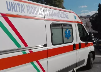 Auto contro muro, muore bimba di tre anni