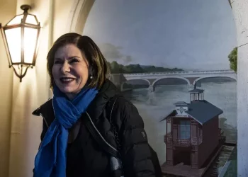 Su Rete4 Del Debbio in access prime time al posto di Berlinguer