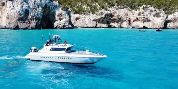 Turista rischia di annegare a Cala Goloritzè, salvato da Gdf