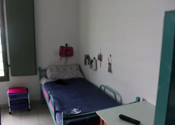 Due detenuti danno fuoco ai materassi nel carcere di Oristano