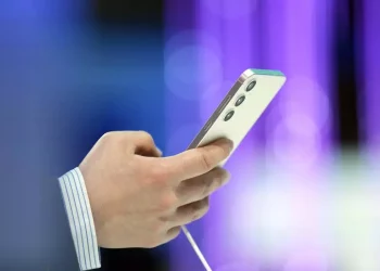 Crescono le spedizioni di smartphone, in tre mesi +6,5%