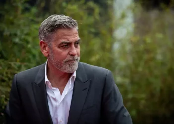 George Clooney chiede il ritiro di Joe Biden dalla corsa al 2024