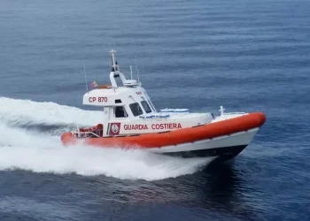 Turista di 19 anni muore annegato a Cala Girgolu