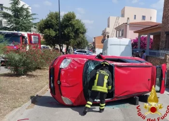 Scontro fra due auto a Olbia: un ferito portato in ospedale