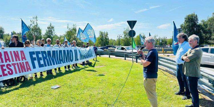 Alemanno “Basta con l’Italia in prima linea nei conflitti Nato”