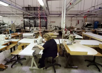 In Italia vita lavorativa sale a 32,9 anni ma penultimi Ue