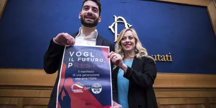 Meloni a Fdi: “Abbiamo già fatto i conti con il Ventennio”