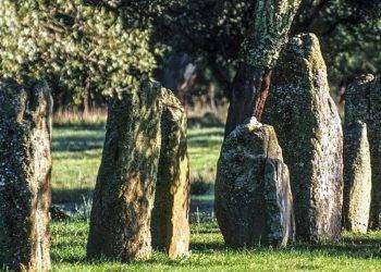 “Perdas fittas” tra terra e cielo, la Sardegna è il santuario dei menhir