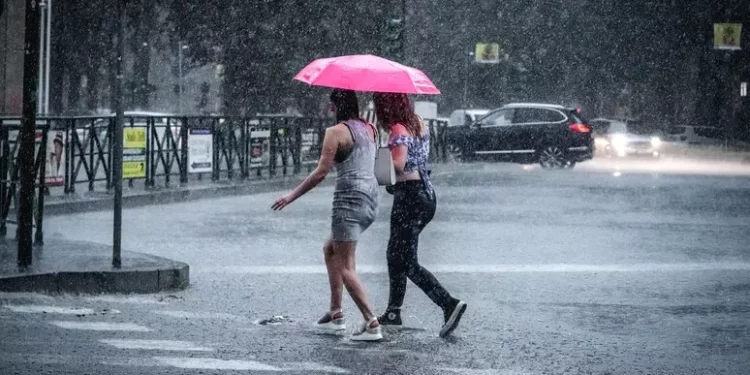 Maltempo: da domenica piogge e temporali in arrivo a nord-ovest