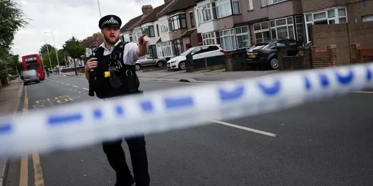 Accoltella e ferisce diverse persone a Southport, fermato