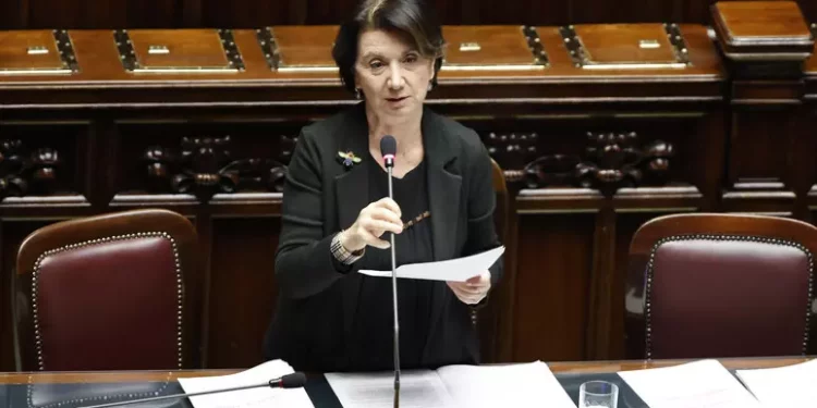 Roccella, ‘bonus mamme richiesto da oltre il 74%’