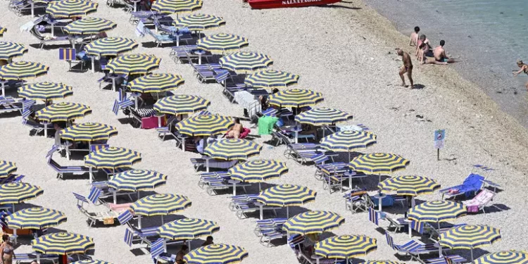 Iniziano le vacanze, le seconde case con l’incognita tv