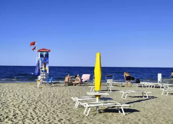 Pienone sulle spiagge, rischio protesta degli ombrelloni