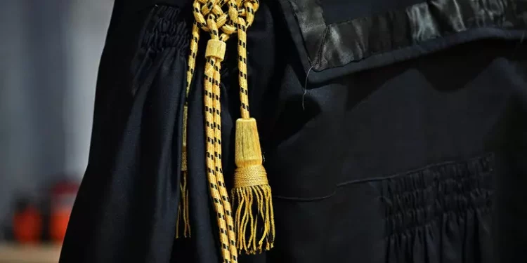 Abusi su alunne di 11 anni, chiesto processo per prof