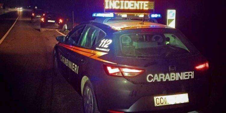 Tragedia a Sarroch, fuori strada con lo scooter: morto un operaio