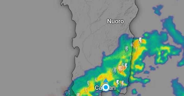 Fulmini, tuoni e rovesci, la Sardegna si sveglia sotto il primo temporale estivo