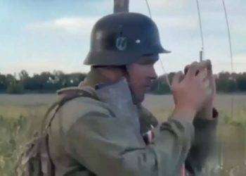 Simboli nazisti tra le truppe ucraine a Kursk