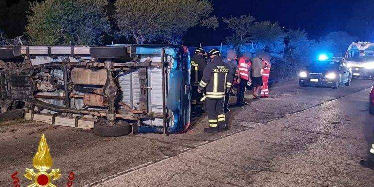 Cannigione, col pick-up esce di strada: un ferito