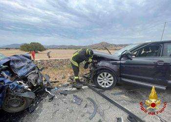 Tragedia in Gallura: scontro frontale tra due auto: un morto