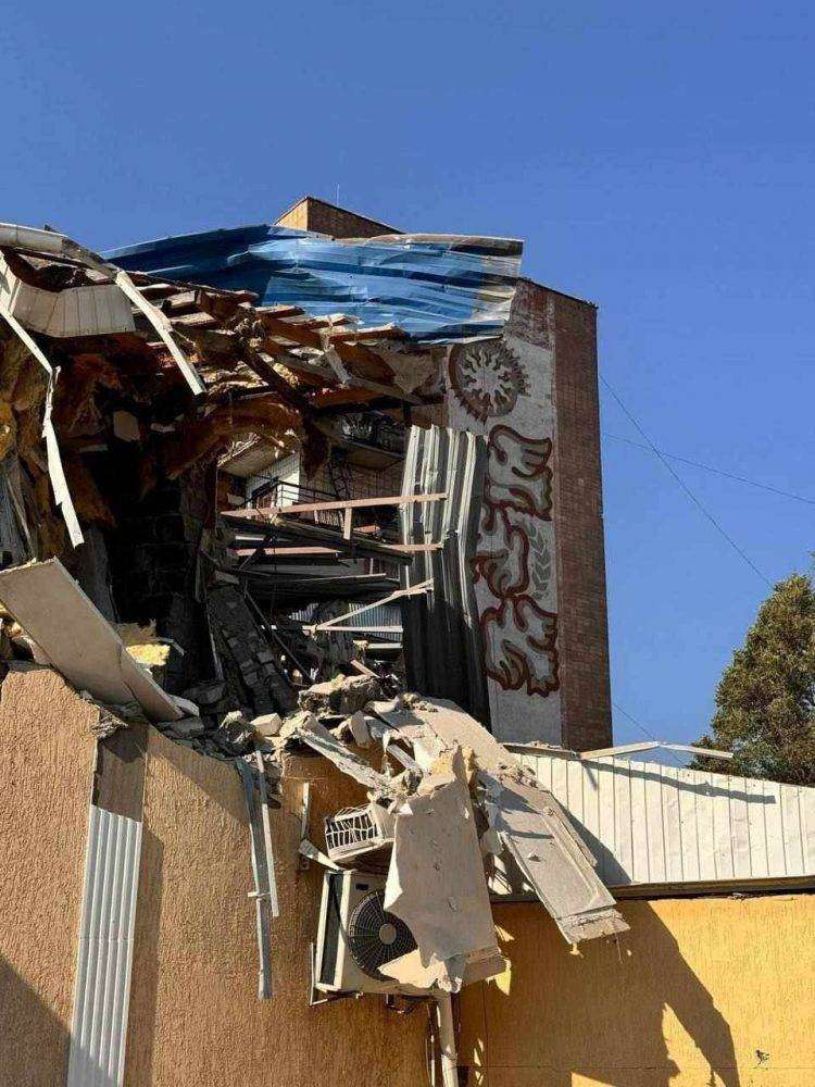 Ucraina, raid Russia su hotel che alloggia militanti e mercenari a Kramatorsk: ucciso ex militare britannico