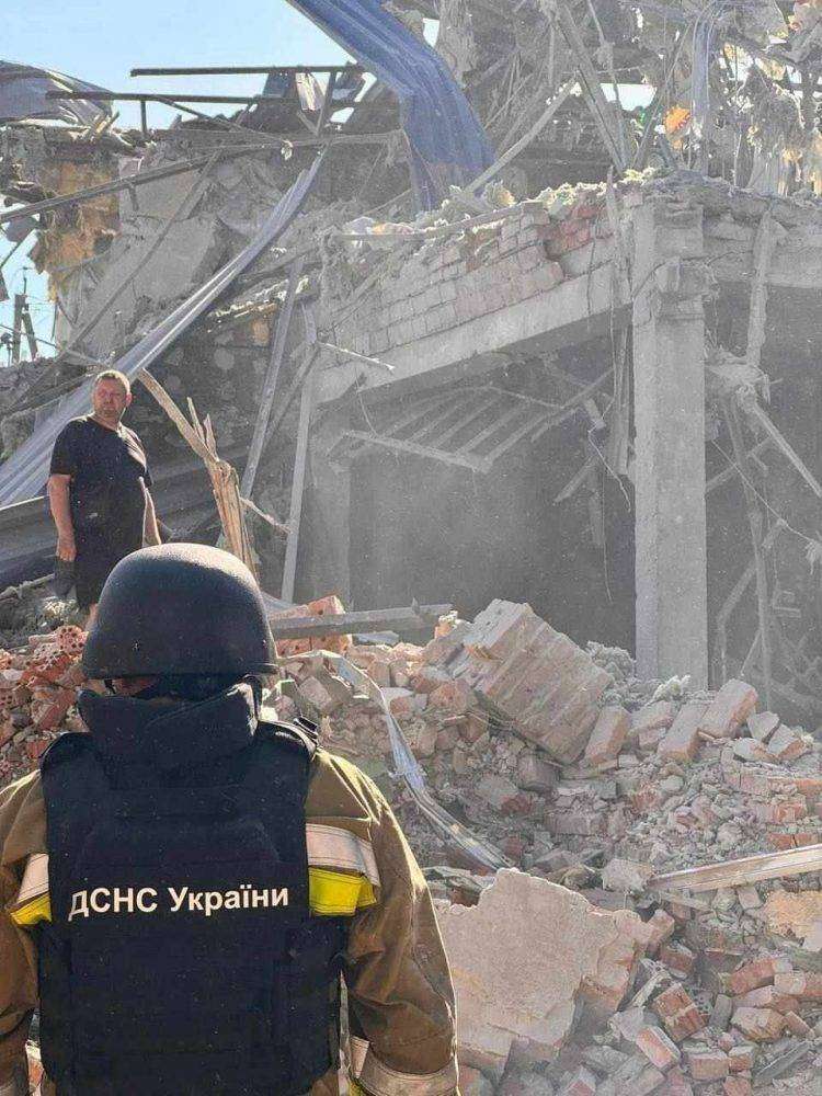 Ucraina, raid Russia su hotel che alloggia militanti e mercenari a Kramatorsk: ucciso ex militare britannico