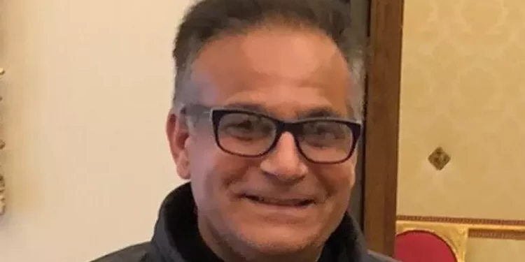 Abusi su minori in cambio di regali, prete arrestato a Genova