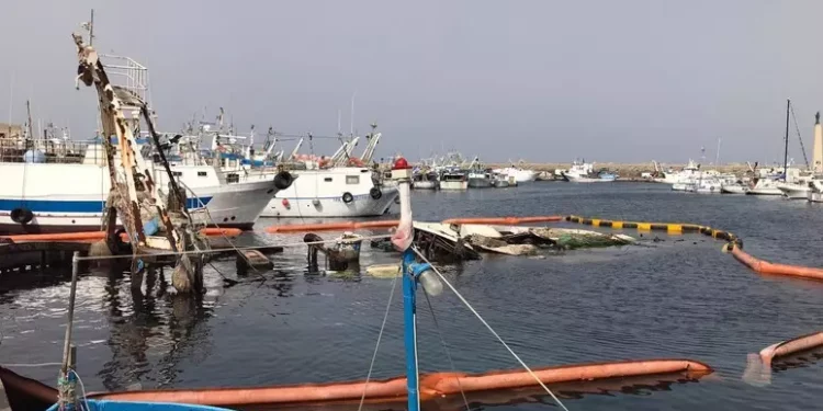 Maltempo, affonda una barca a vela nel Palermitano: 7 dispersi