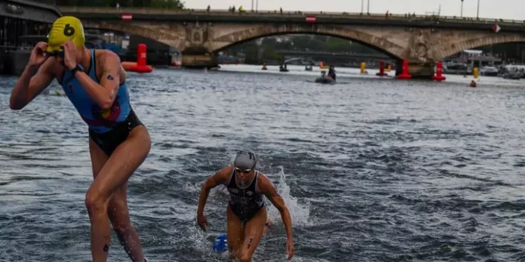 Atleta malata dopo il tuffo nella Senna, il Belgio ritira la squadra