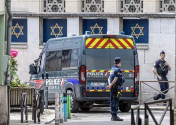 Attacco a sinagoga in Francia, ferito un agente