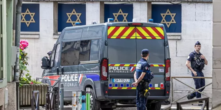 Attacco a sinagoga in Francia, ferito un agente