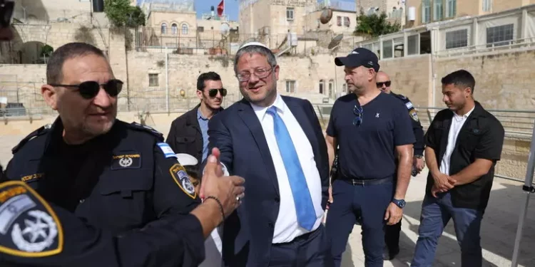 Il terrorista Ben Gvir sale sulla Spianata delle Moschee violando status quo