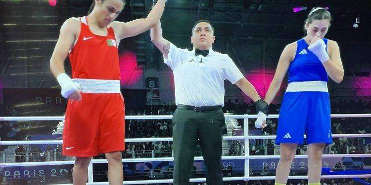 Parigi 24 Boxe, Angela Carini abbandona il match contro Imane Khelif, si inginocchia e piange