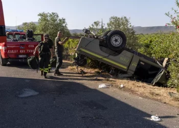 Forestale muore in incidente, era diretto verso zona incendi