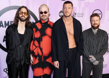Imagine Dragons, lascia il batterista: “Incredibile viaggio durato un decennio”