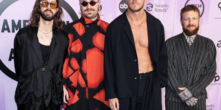 Imagine Dragons, lascia il batterista: “Incredibile viaggio durato un decennio”